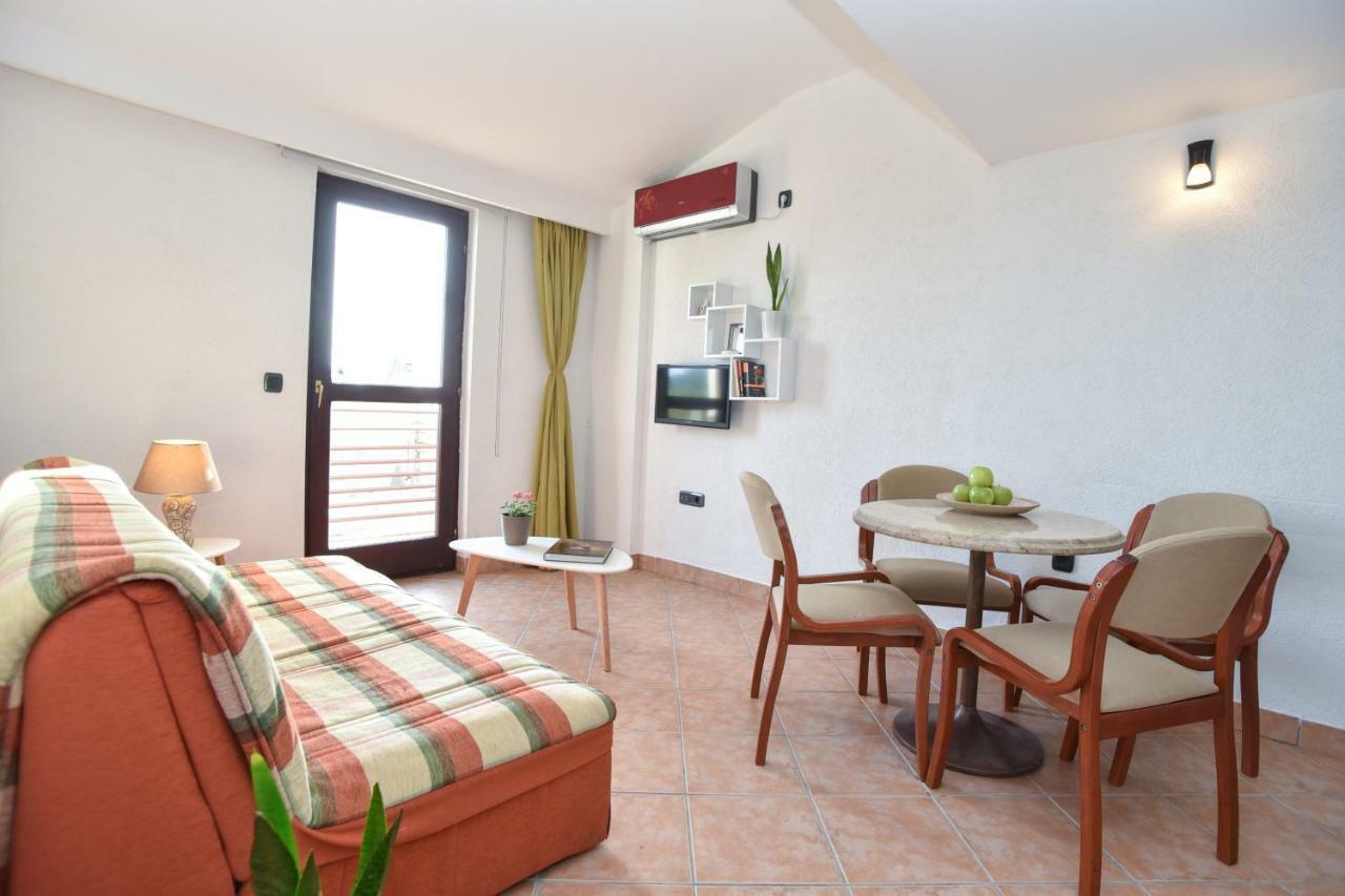 Guest House Jedro Petrovac na moru Exterior foto