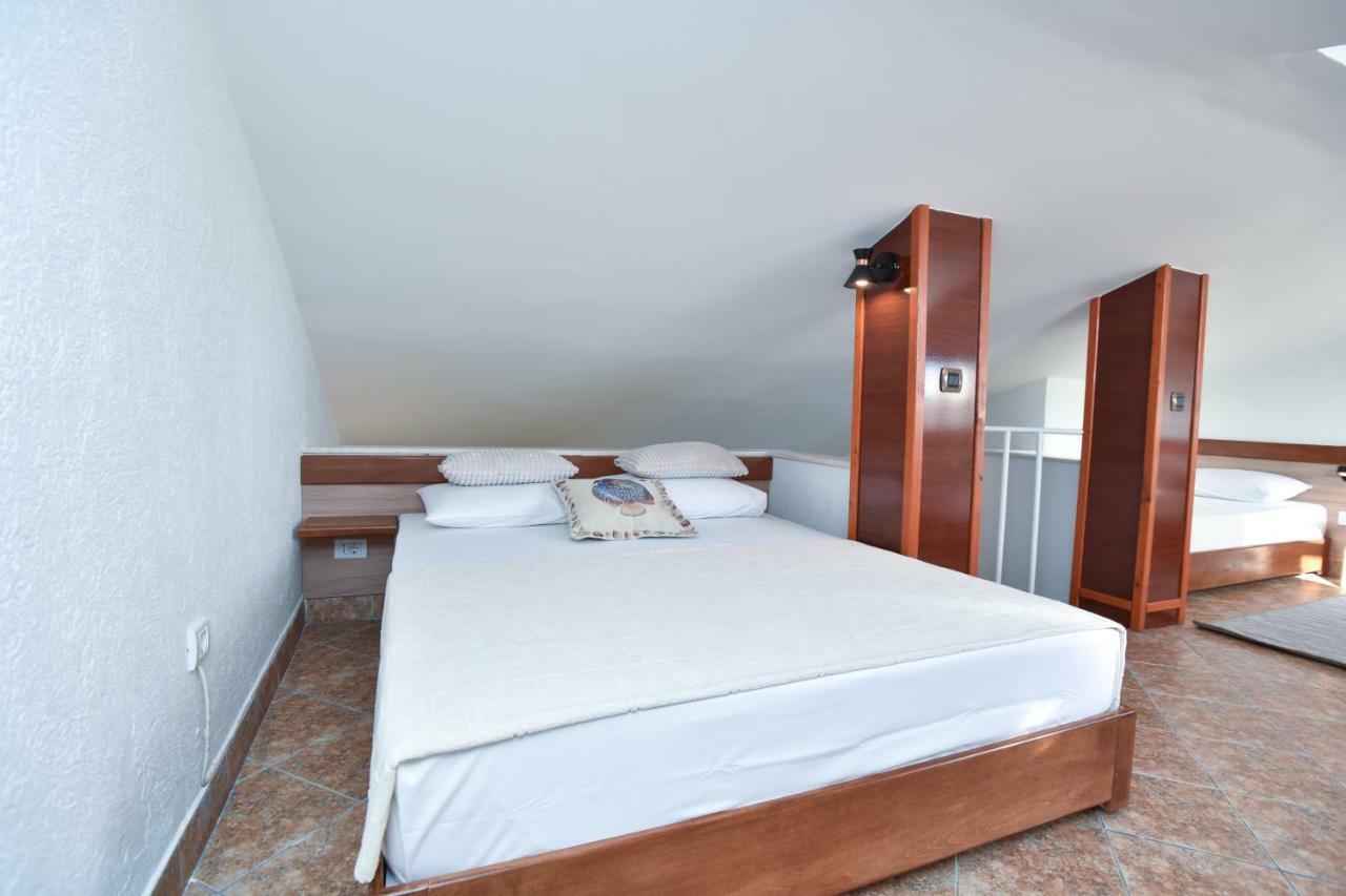 Guest House Jedro Petrovac na moru Exterior foto